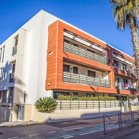 Apartment Le Garden By Interhome Villeneuve-Loubet