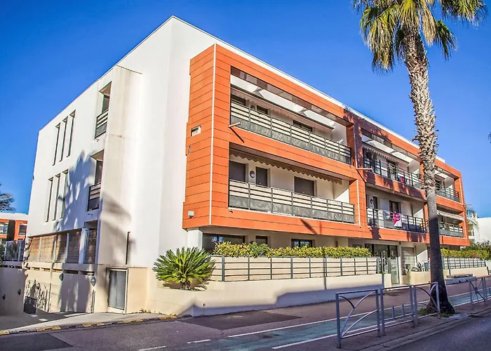 Apartment Le Garden By Interhome Villeneuve-Loubet