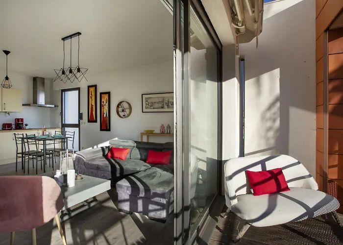 Apartment Le Garden By Interhome Villeneuve-Loubet
